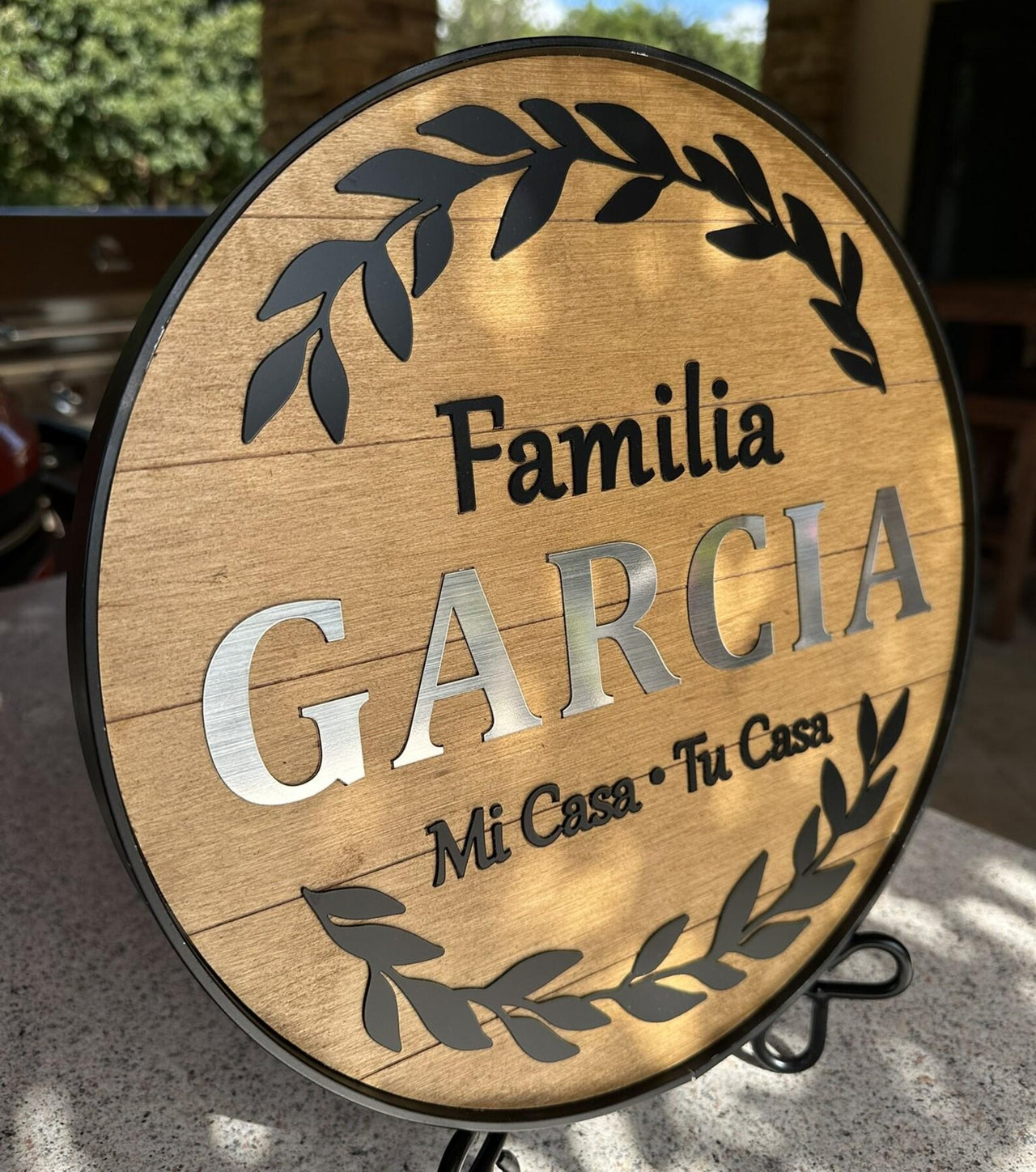 Familia Sign- Crafted Wood & Metal